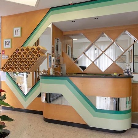 Hotel Miro كاتوليكا المظهر الخارجي الصورة