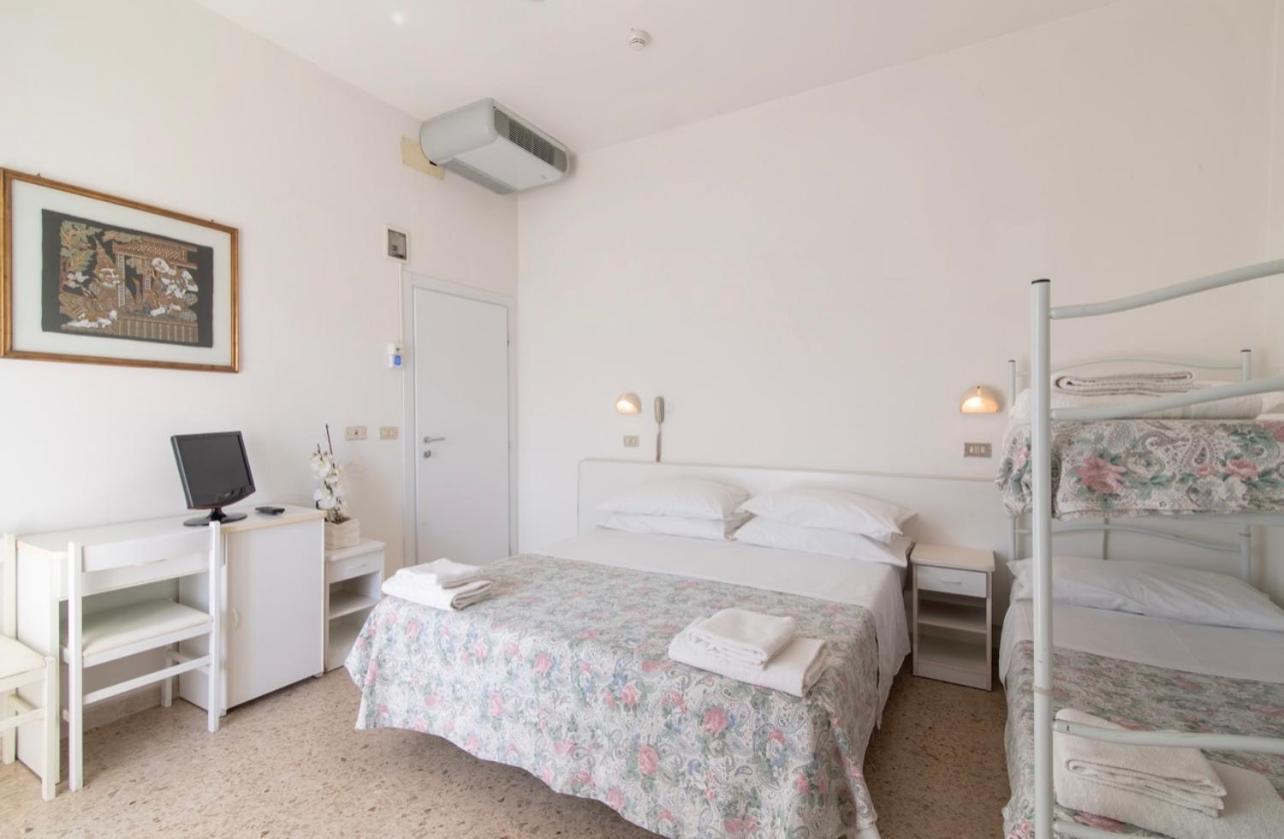 Hotel Miro كاتوليكا المظهر الخارجي الصورة