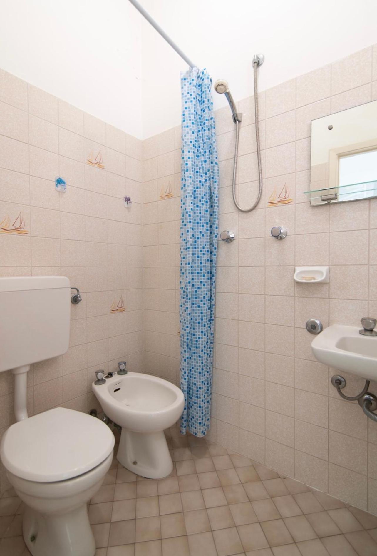 Hotel Miro كاتوليكا المظهر الخارجي الصورة