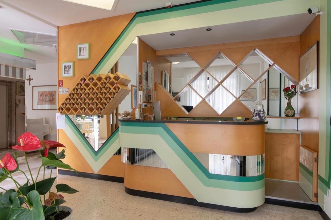Hotel Miro كاتوليكا المظهر الخارجي الصورة