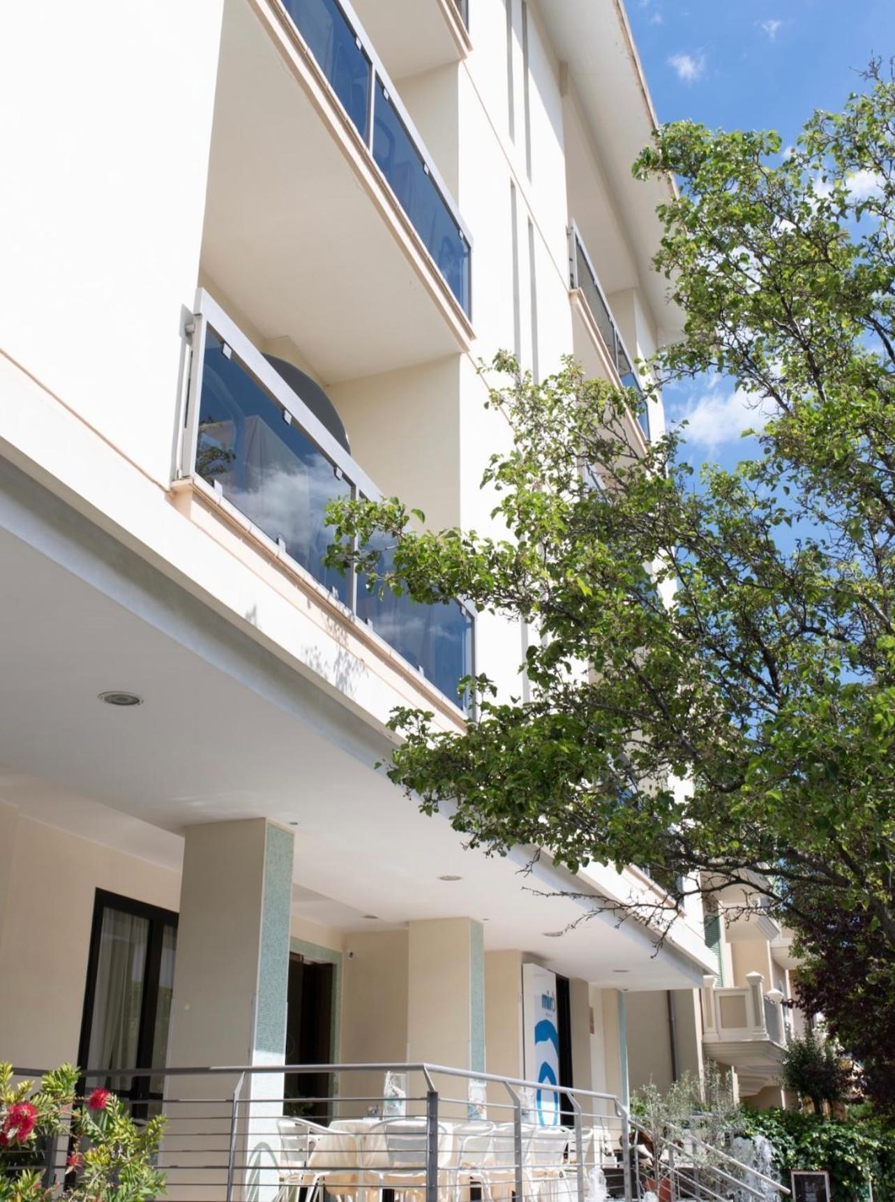 Hotel Miro كاتوليكا المظهر الخارجي الصورة