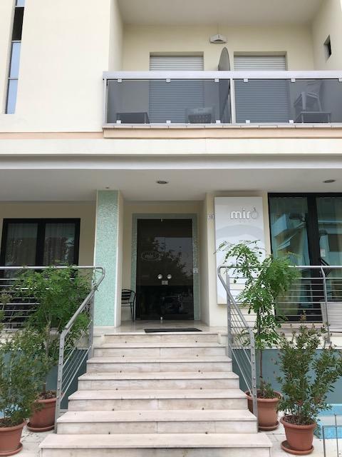 Hotel Miro كاتوليكا المظهر الخارجي الصورة